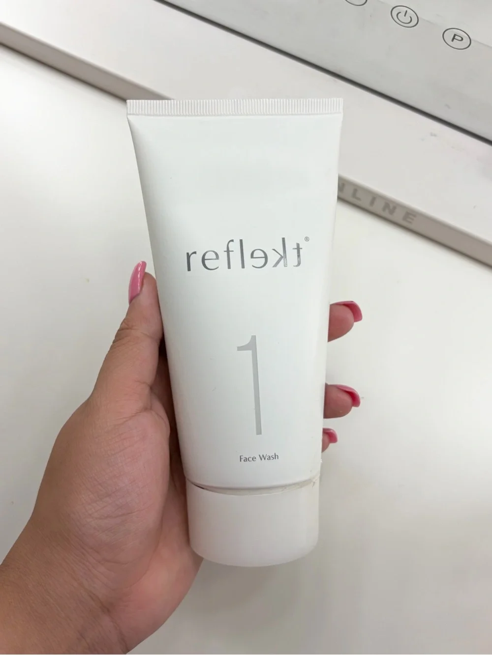 Reflekt 1 Daily Exfoliating Face Wash